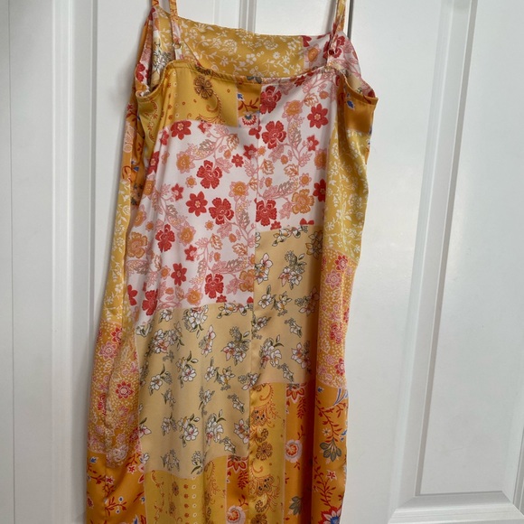Silk floral dress - Picture 2 of 3